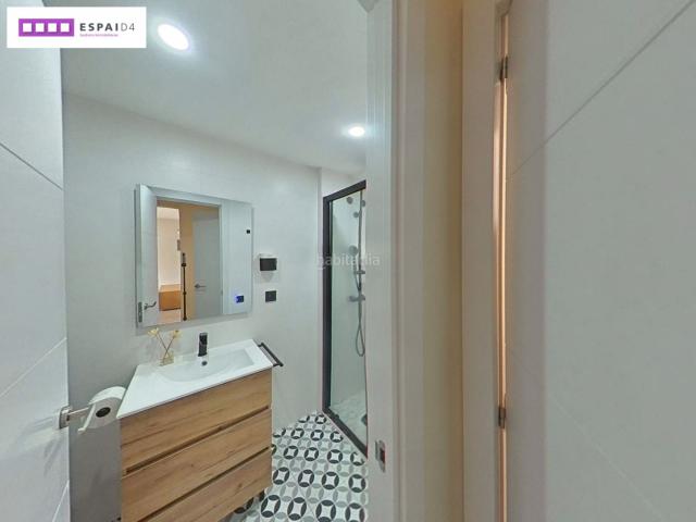 Piso en venta en Ripollet, Casc Antic. VIVIENDA EN 1ª PLANTA SOLO 3 VECINOS. Pisos.