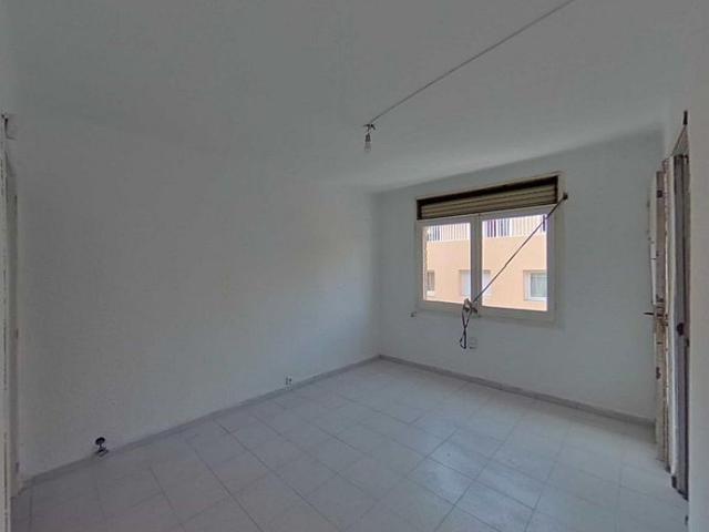 Piso en venta en Ripollet, de 46 m² 3 habitaciones por 130.000