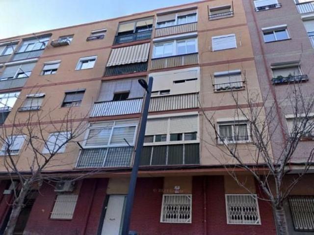 Piso en venta en Ripollet, de 66 m² 4 habitaciones por 118.180