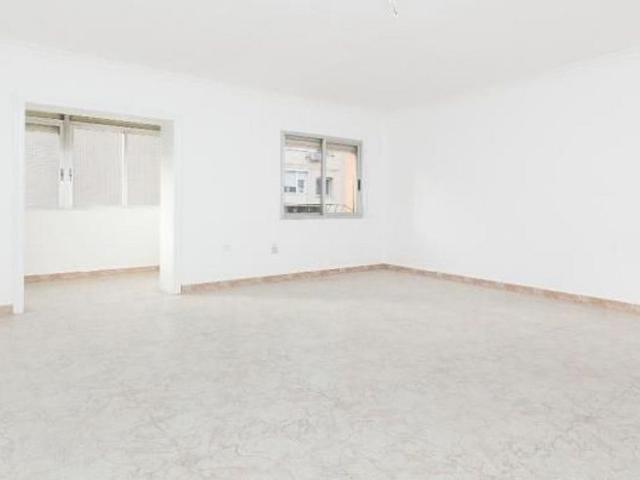 Piso en venta en Ripollet, de 64 m² 3 habitaciones por 115.450
