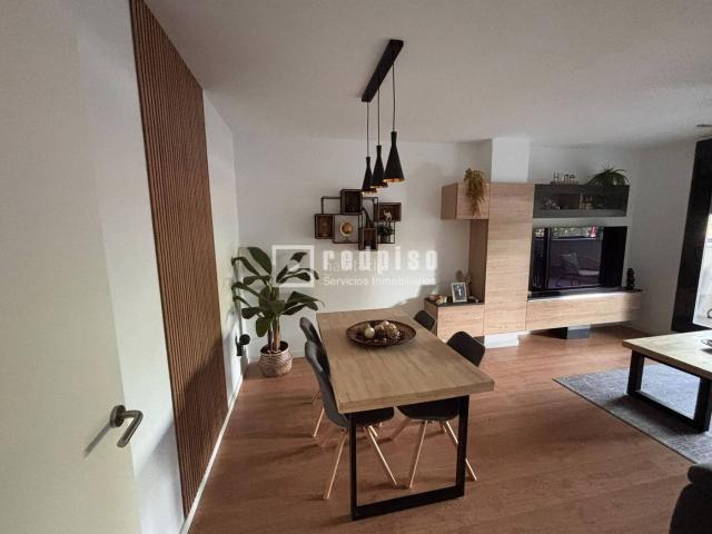 Piso en venta en Rivas Vaciamadrid, Urbanizaciones. Piso de 3 dormitorios, 2 baños, terraza, plaza de garaje y trastero. Pisos Rivas.