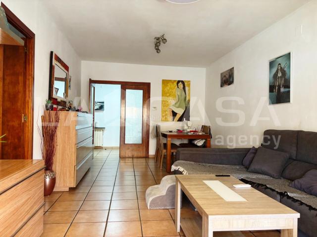 Piso en venta en Roca del Vallès La. luminoso en finca con ascensor. Pisos Roca del Vallès.