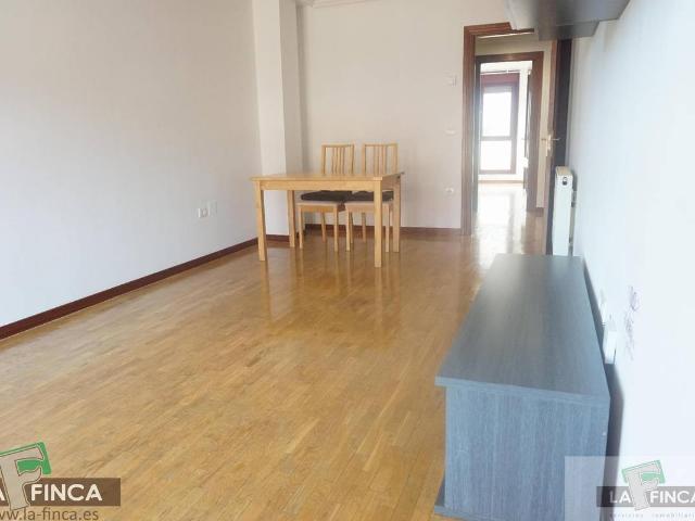 Piso en Venta en Roces