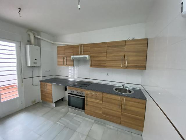 Piso en venta en Rociana del Condado, Huelva en Calle Fuente Nueva