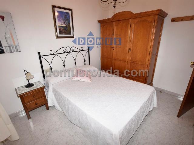 Piso en venta en Ronda, Casco Histórico. Dos dormitorios amueblado. Pisos.