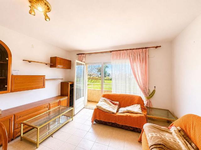 Piso en venta en ronda De Circumval·Lació, Roses, de 54 m² 2 habitaciones por 140.000