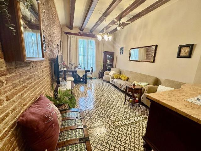 Piso en venta en ronda De Sant Pau, Barcelona, de 70 m² 2 habitaciones por 365.000