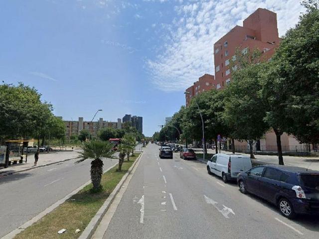 Piso en venta en ronda De Sant Ramon de Penyafort, Sant Adrià de Besos, de 87 m² 3 habitaciones por 251.200