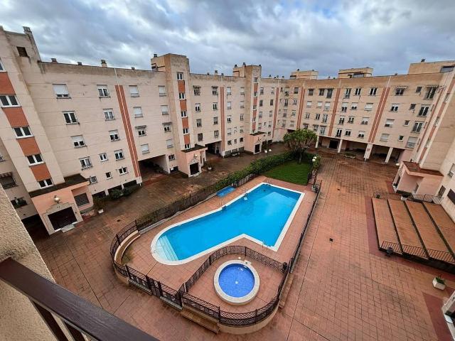 Piso en Venta en Rosaleda Juventud