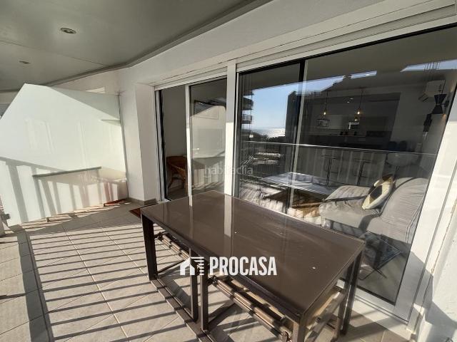 Piso en venta en Roses, Centre Costa Brava. Magnífico apartamento reformado con licencia turística y vistas al mar. Pisos.