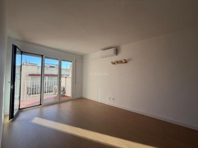 Piso en venta en Roses, Centre Costa Brava. Piso reformado con terraza soleada y ascensor en el centro de Roses, a 500 m de la playa. Pisos.