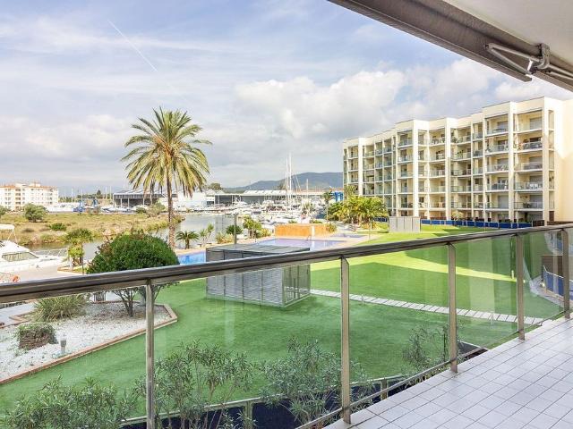 Piso en venta en Roses, de 69 m² 2 habitaciones por 285.000