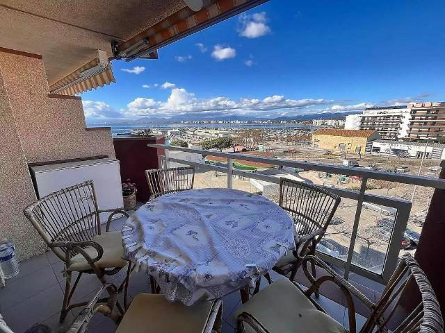 Piso en venta en Roses, de 61 m² 2 habitaciones por 265.000
