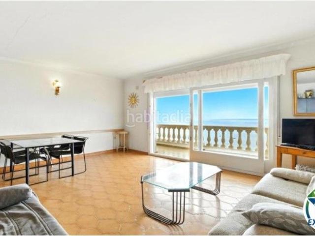 Piso en venta en Roses, Puig Rom Canyelles Almadrava Costa Brava. Apartamento con amplia terraza y espectaculares vistas al mar y a la bahía de Roses. Pisos.