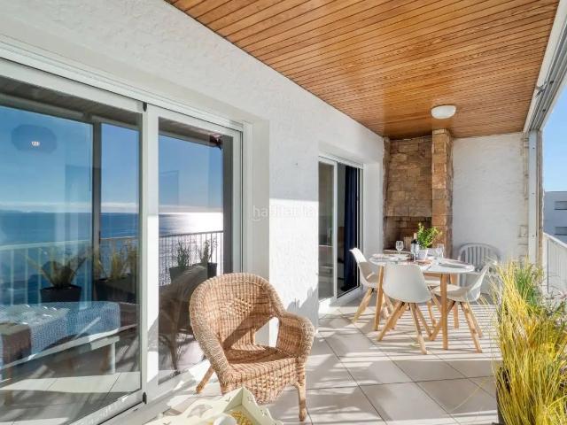 Piso en venta en Roses, Puig Rom Canyelles Almadrava Costa Brava. Apartamento con licencia turística y vistas al mar en Canyelles, Roses. Pisos.