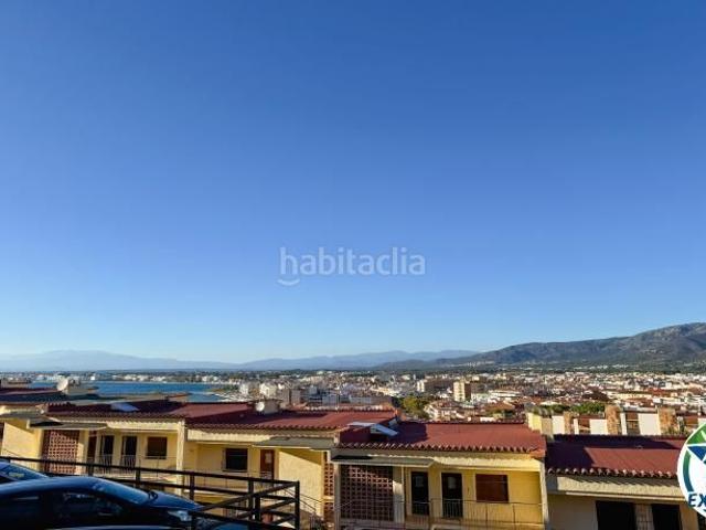 Piso en venta en Roses, Puig Rom Canyelles Almadrava Costa Brava. Encantador apartamento de 1 habitación con vistas panorámicas a la bahía de Roses. Pisos.