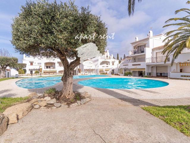 Piso en venta en Roses, Puig Rom Canyelles Almadrava Costa Brava. ELS JARDINS Bonito piso en Jardins Roses con piscina comunautaria. Pisos.
