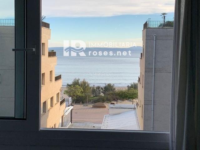 Piso en venta en Roses, Salatar Costa Brava. BONITO APARTAMENTO EN 2ª LÍNEA DE MAR EN ROSES VISTA MAR CON LICENCIA TURISTICA. Pisos.