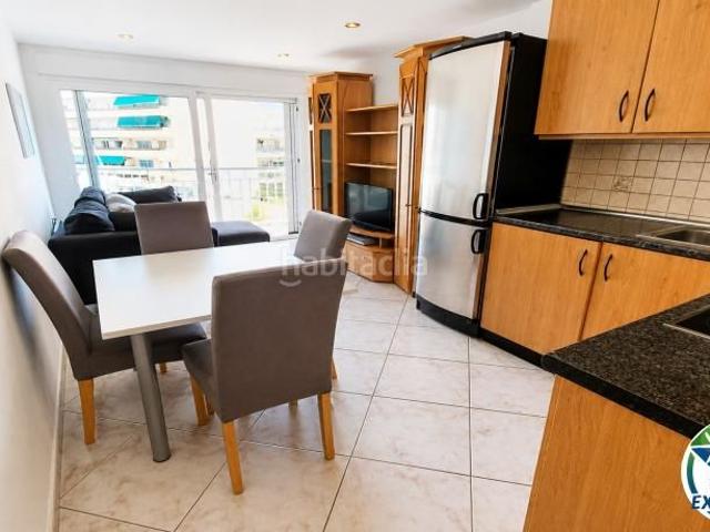 Piso en venta en Roses, Santa Margarida Costa Brava. Apartamento con vistas al canal de 3 dormitorios. Pisos.