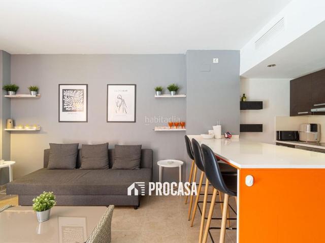 Piso en venta en Roses, Santa Margarida Costa Brava. Apartamento en planta baja con parking, trastero y piscina comunitaria. Pisos.