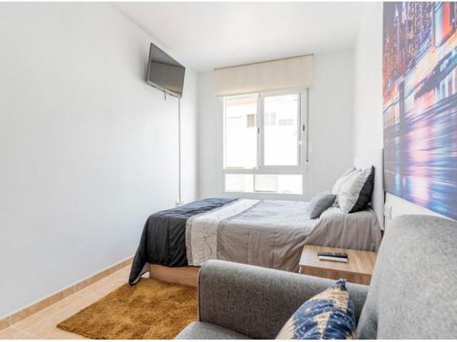 Piso en Venta en Roquetas de Mar Ideal para Vivir