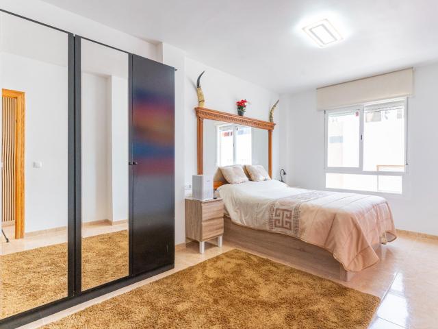 Piso en Venta en Roquetas de Mar Ideal para Vivir