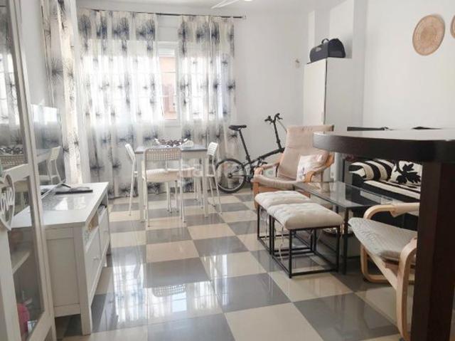 Piso en venta en Roquetas de Mar, Roquetas pueblo. Piso con terraza y plaza de aparcamiento en Roquetas de Mar. Pisos Roquetas de.