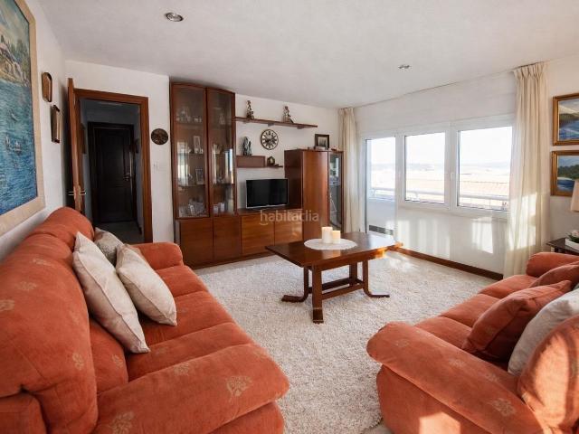 Piso en venta en Suances. PISO EN PRIMERA LINEA DE PLAYA CON VISTAS AL MAR CANTÁBRICO. Pisos.