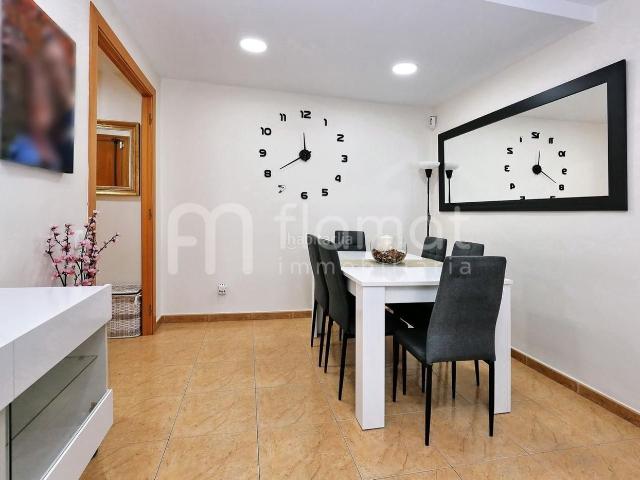 Piso en venta en Sabadell, Ca n'Oriac. Luminoso piso reformado de 3 habitaciones en Avenida Matadepera. Pisos.