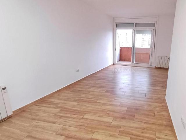 Piso en venta en Sabadell, Ca n'Oriac. PISO REFORMADO EN PLAZA ESPAÑA!. Pisos.