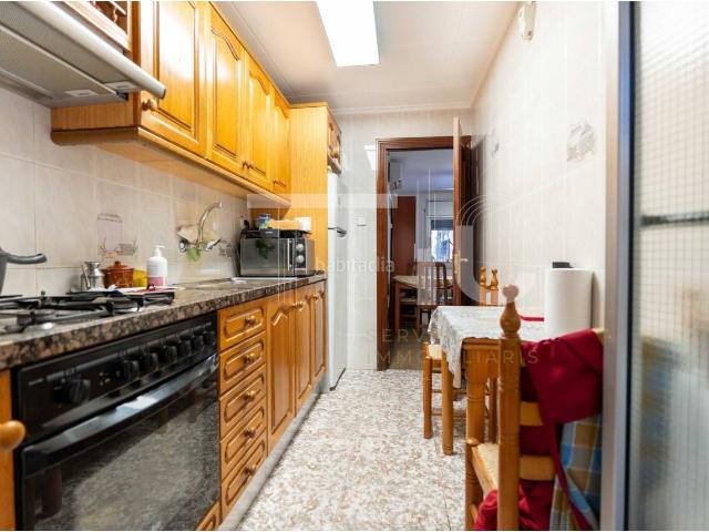Piso en venta en Sabadell, Can Puiggener. OPORTUNIDAD EN SABADELL! CAN PUIGGENER, 3 HABITACIONES, GALERÍA, COMPLETAMENTE EXTERIOR. Pisos.