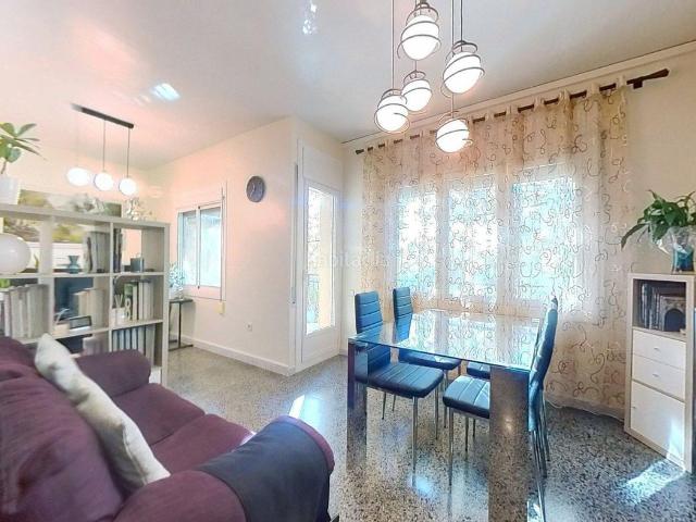Piso en venta en Sabadell, Can Rull. Amplio y Moderno Piso Reformado en Can Rull, Sabadell Tu Nuevo Hogar Te Espera!. Pisos.