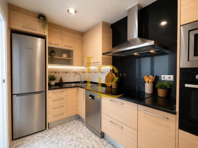 Piso en venta en Sabadell, Can Rull. AMPLIO Y LUMINOSO PISO DE TRES HABITACIONES EN SABADELL. Pisos.