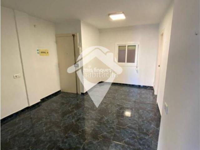 Piso en venta en Sabadell, Can Rull. LUMINOSO PISO REFORMADO CON BALCON EN EXCELENTE UBICACION. Pisos.
