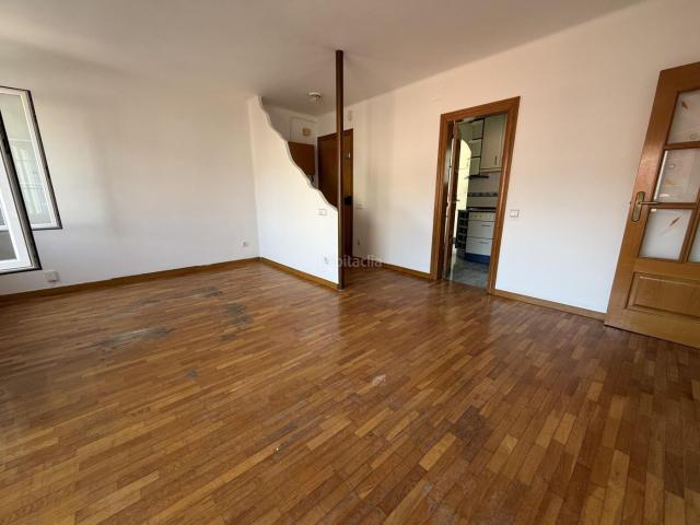Piso en venta en Sabadell, Can Rull. PISO 3 HABITACIONES PARA ENTRAR A VIVIR EN CAN RULL. Pisos.