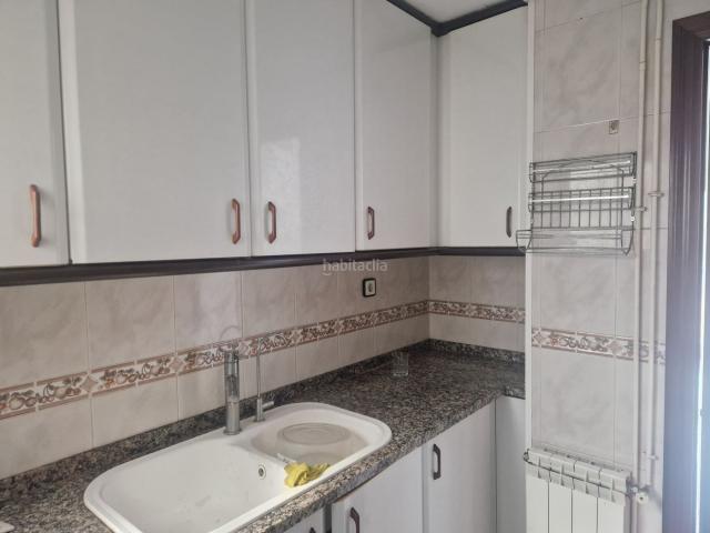 Piso en venta en Sabadell, Can Rull. Piso de 4 habitaciones en muy buen estado. Pisos.