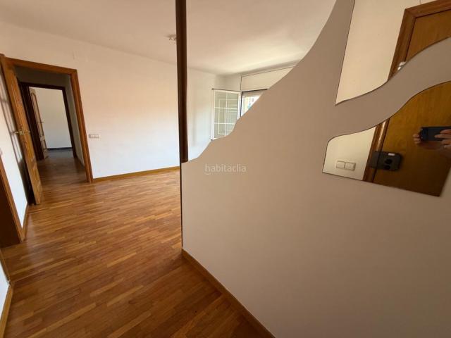 Piso en venta en Sabadell, Can Rull. VIVIENDA DE TRES HABITACIONES EN EL CORAZÓN DE CAN RULL SABADELL. Pisos.
