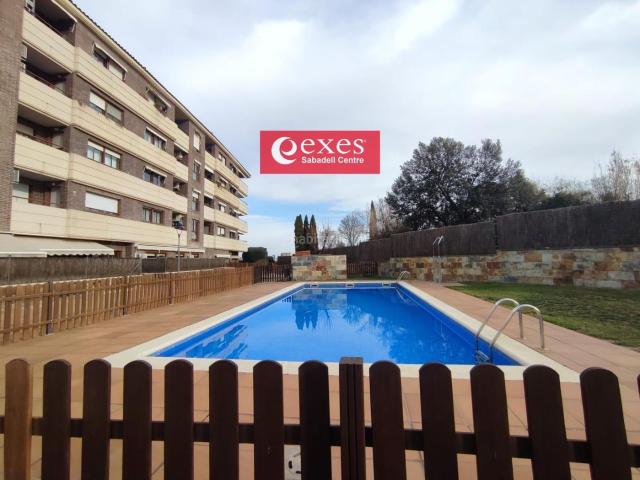 Piso en venta en Sabadell, Castellarnau. GRAN PISO SEMINUEVO DE 4 HBS EN CASTELLARNAU CON PARKING Y TRASTERO INCLUIDOS!. Pisos.