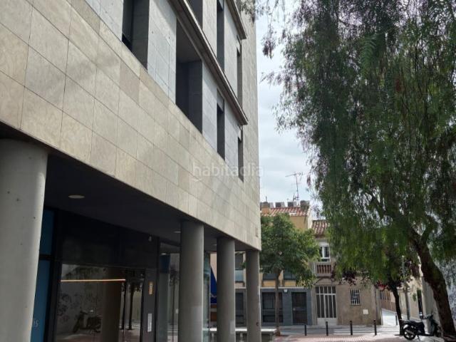 Piso en venta en Sabadell, Centre. Luminoso piso de 82 m² con 3 dormitorios, ascensor y listo para entrar a vivir. Pisos.