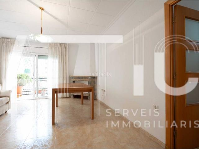 Piso en venta en Sabadell, Concòrdia. PISAZO EN CONCORDIA DE 4 HABITACIONES, ASCENSOR Y DOS AMPLIOS BALCONES!. Pisos.