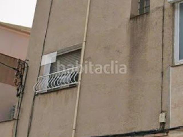 Piso en venta en Sabadell, Creu de Barberà. Amplio piso familiar con gran potencial en Sabadell Sud una inversión patrimonial idónea. Pisos.