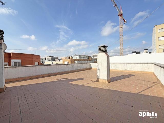 Piso en venta en Sabadell, Creu de Barberà. PIS AMB ASCENSOR I BALCÓ A LA CREU DE BARBERÀ DE SABADELL. Pisos.