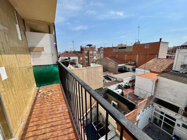 Piso en venta en Sabadell, Creu de Barberà. PISO EN TERMES. Pisos.