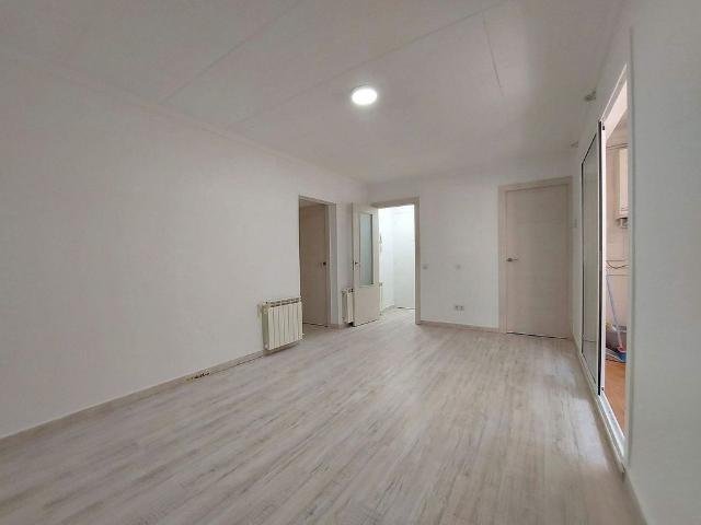 Piso en venta en Sabadell, de 57 m² 3 habitaciones por 130.000