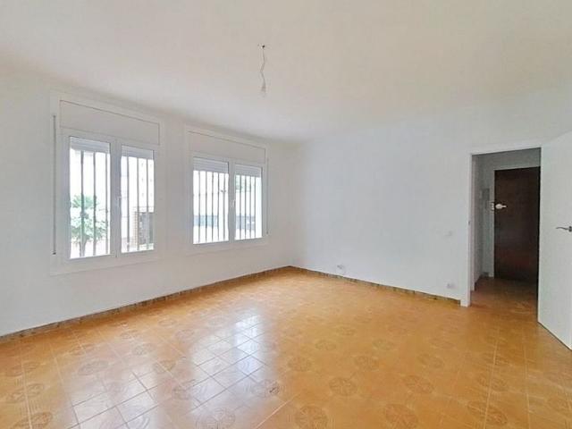 Piso en venta en Sabadell, de 65 m² 2 habitaciones por 127.000
