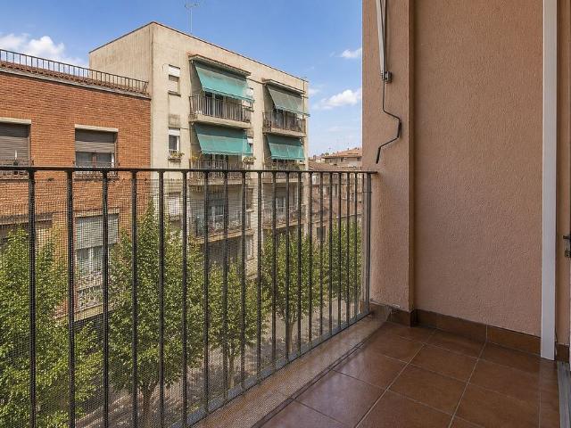 Piso en venta en Sabadell, de 76 m² 3 habitaciones por 175.000