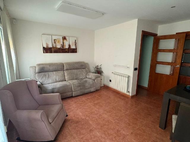 Piso en venta en Sabadell, de 70 m² 3 habitaciones por 205.000