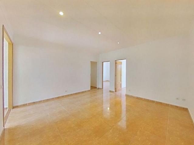 Piso en venta en Sabadell, de 86 m² 3 habitaciones por 135.000