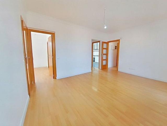 Piso en venta en Sabadell, de 81 m² 3 habitaciones por 198.000