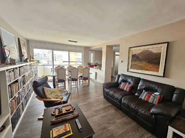 Piso en venta en Sabadell, de 93 m² 3 habitaciones por 490.000